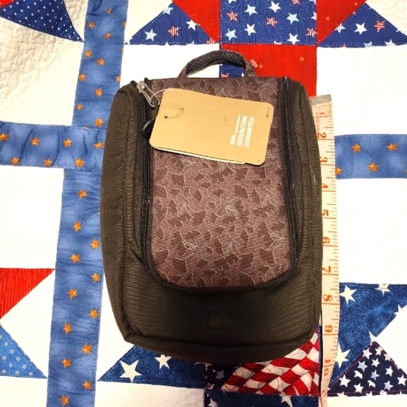 NWT REI Olive Green W Design Shower Bag - Picture 6 of 8